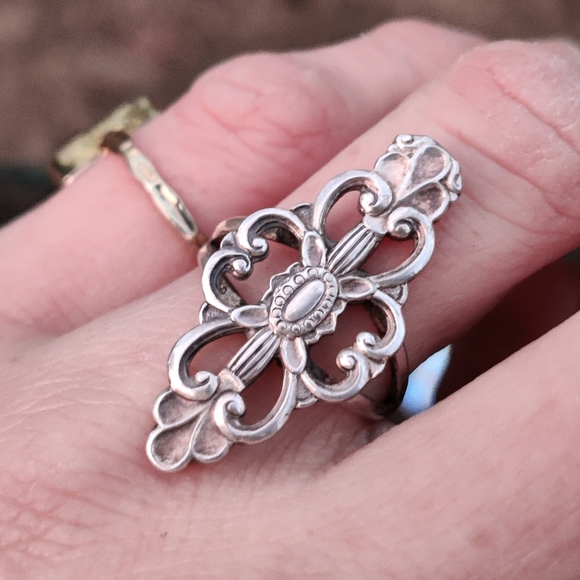 Antique sterling ornate ring - Picture 3 of 4